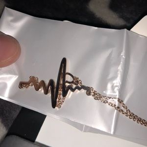 Jeulia Heartbeat Necklace Rose Gold